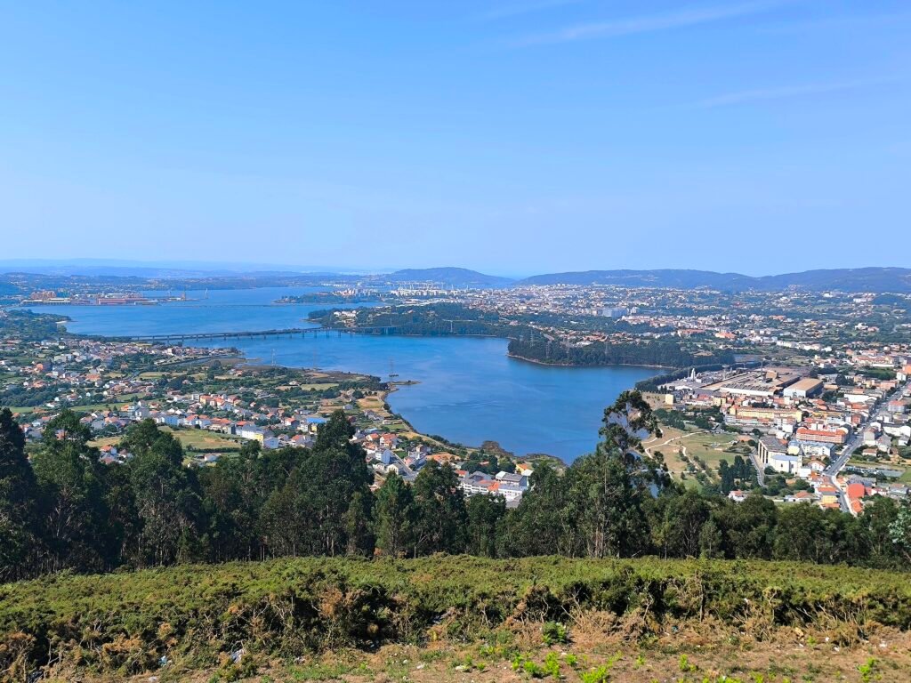 Vistas desde el Mirador de Ancos hacia Narón, Ferrol y el Golfo Ártabro